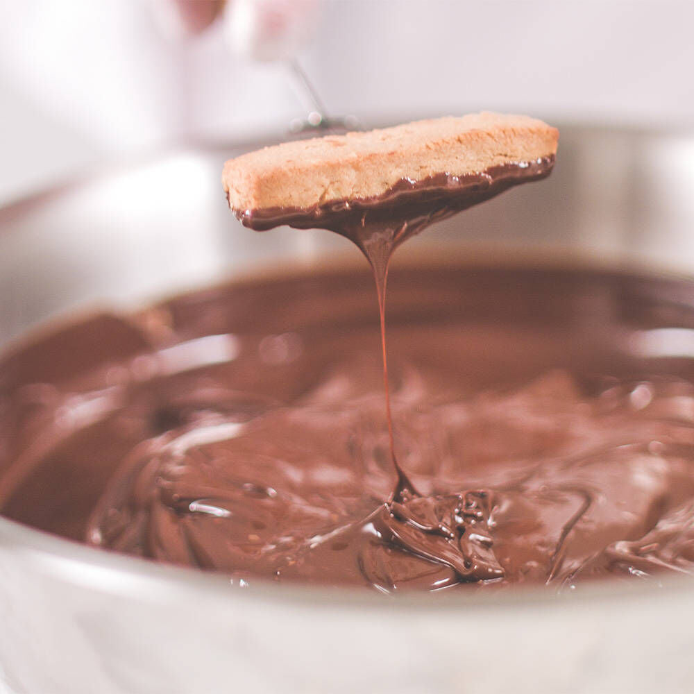 18 pc. Assorted Sablés Gift Box and Dark Cocoa Gift Set