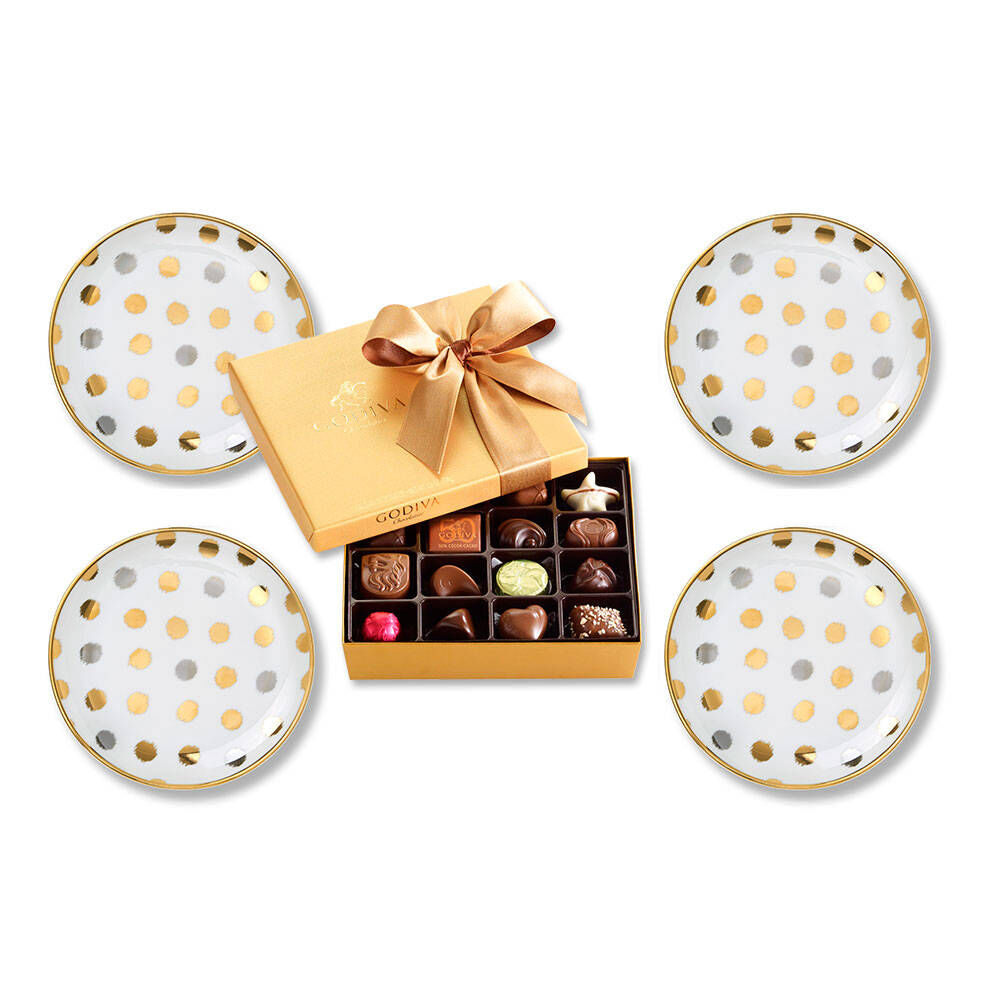 Polka dot deals dessert plates
